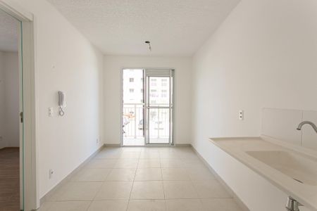 Sala/Cozinha de apartamento para alugar com 1 quarto, 27m² em Guaiauna, São Paulo
