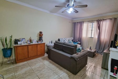 Casa para alugar com 4 quartos, 275m² em Vila Antonieta, São Paulo