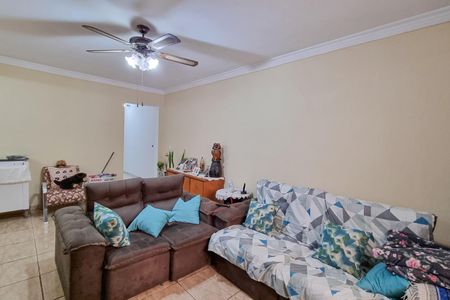 Casa para alugar com 4 quartos, 275m² em Vila Antonieta, São Paulo