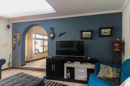 Sala de casa à venda com 4 quartos, 150m² em Jardim Rizzo, São Paulo