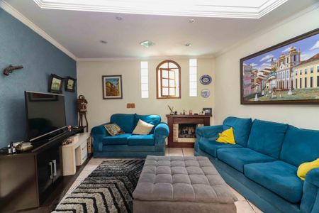 Sala de casa à venda com 4 quartos, 150m² em Jardim Rizzo, São Paulo