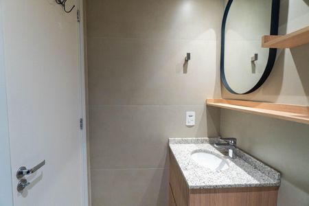 Banheiro de kitnet/studio para alugar com 1 quarto, 29m² em Jardim Prudência, São Paulo
