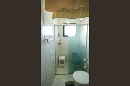 Banheiro de kitnet/studio para alugar com 1 quarto, 30m² em Vilamar, Praia Grande