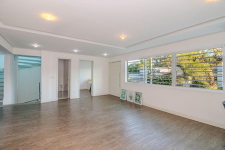 Sala de casa à venda com 3 quartos, 330m² em São Sebastião, Porto Alegre