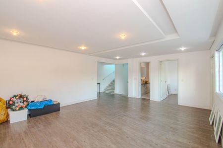 Sala de casa à venda com 3 quartos, 330m² em São Sebastião, Porto Alegre