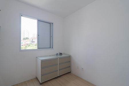 Quarto 2 de apartamento para alugar com 2 quartos, 48m² em Jardim Maria Rosa, Taboão da Serra