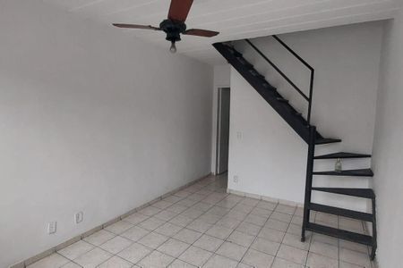 Sala de casa para alugar com 2 quartos, 60m² em Chácaras Arcampo, Duque de Caxias