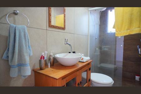 Banheiro Corredor piso superior de casa para alugar com 4 quartos, 190m² em Jardim Leopoldina, Porto Alegre