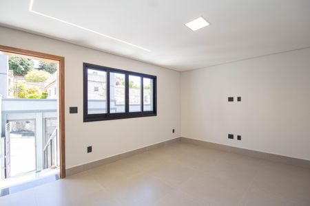 Sala de casa à venda com 3 quartos, 204m² em Vila America, São Paulo