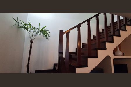 Escada de casa à venda com 3 quartos, 200m² em Barcelona, São Caetano do Sul