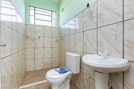 Banheiro do Quarto 1 de casa para alugar com 2 quartos, 80m² em Passo das Pedras, Porto Alegre