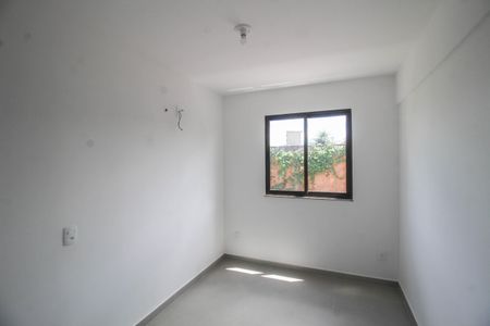 Quarto 1 de apartamento para alugar com 2 quartos, 50m² em Nossa Senhora das Gracas, Nova Iguaçu