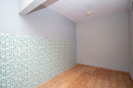 Sala/Quarto de casa para alugar com 1 quarto, 40m² em Vila Serralheiro, São Paulo