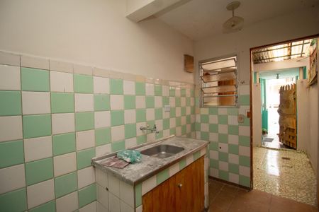 Cozinha de casa para alugar com 1 quarto, 40m² em Vila Serralheiro, São Paulo