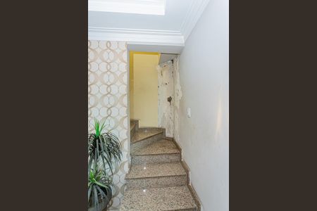 Escada de casa à venda com 3 quartos, 196m² em Parque Sao Domingos, São Paulo