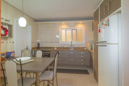 Cozinha de casa à venda com 3 quartos, 170m² em Niterói, Canoas