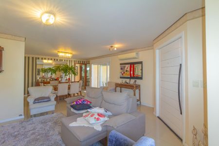 Sala de casa à venda com 3 quartos, 170m² em Niterói, Canoas