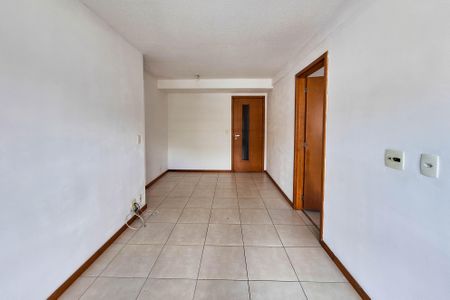 Sala de apartamento à venda com 2 quartos, 65m² em Pendotiba, Niterói