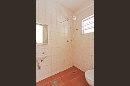 Banheiro de casa para alugar com 1 quarto, 45m² em Vila Zat, São Paulo