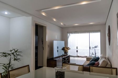 Sala de casa à venda com 3 quartos, 127m² em Buritis, Belo Horizonte