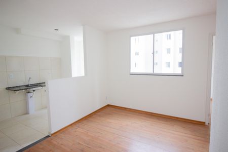 Sala de apartamento à venda com 2 quartos, 43m² em Chácara Contagem, Contagem