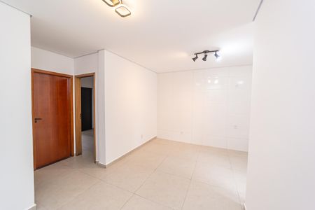 Sala/Cozinha de apartamento à venda com 2 quartos, 61m² em Vila Granada, São Paulo