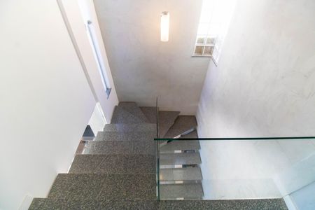 Escada de casa à venda com 4 quartos, 220m² em Engenho do Mato, Niterói