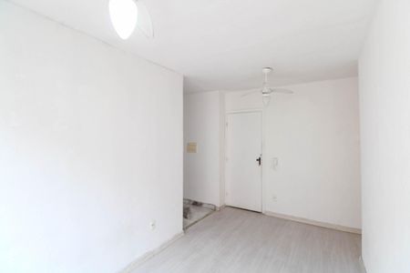 Sala de apartamento para alugar com 2 quartos, 40m² em Cosmos, Rio de Janeiro