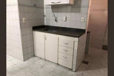 Cozinha de apartamento à venda com 3 quartos, 76m² em Carlos Prates, Belo Horizonte