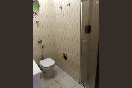 Banheiro de apartamento à venda com 3 quartos, 76m² em Carlos Prates, Belo Horizonte