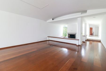 Sala de casa para alugar com 4 quartos, 588m² em Granja Julieta, São Paulo