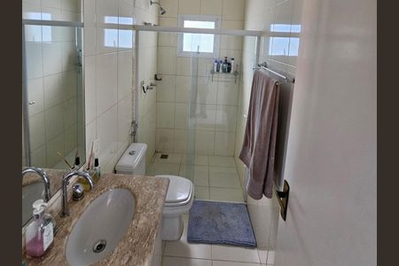 Banheiro da Suíte de casa de condomínio à venda com 3 quartos, 200m² em Cidade Universitária, Campinas