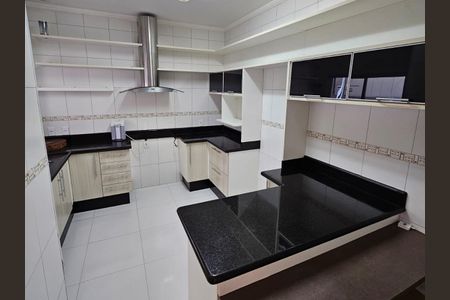 Cozinha de casa de condomínio à venda com 3 quartos, 200m² em Cidade Universitária, Campinas