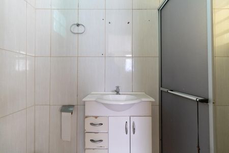 Banheiro da Casa 1 de casa à venda com 1 quarto, 200m² em Vila Caraguatá, São Paulo