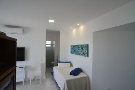 Sala de apartamento para alugar com 1 quarto, 50m² em Barra da Tijuca, Rio de Janeiro