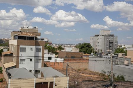 Quarto 1 - Vista de apartamento à venda com 2 quartos, 105m² em Cabral, Contagem