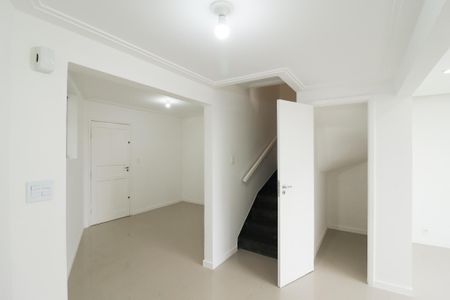 Sala de casa à venda com 3 quartos, 120m² em Parque Peruche, São Paulo