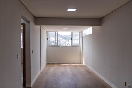 Sala de apartamento para alugar com 1 quarto, 80m² em Palmeiras, Belo Horizonte