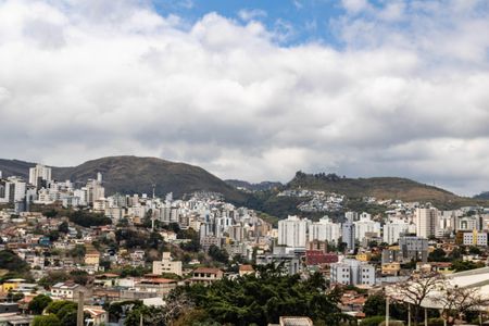 Vista da Sala de apartamento para alugar com 1 quarto, 80m² em Palmeiras, Belo Horizonte