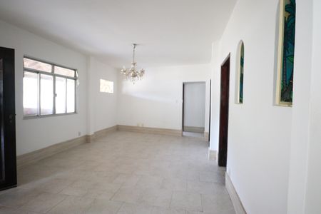 Sala de estar de casa para alugar com 3 quartos, 300m² em Engenho Velho de Brotas, Salvador