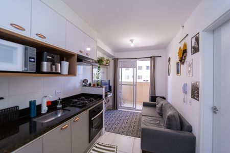 Sala/Cozinha de apartamento à venda com 1 quarto, 28m² em Vila Penteado, São Paulo