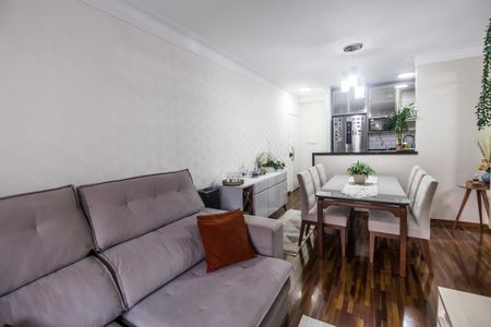 Sala de apartamento à venda com 3 quartos, 80m² em Jardim Tupanci, Barueri