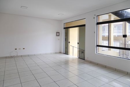 Cozinha e Área de Serviço - Casa 1 de casa para alugar com 2 quartos, 200m² em Vila das Palmeiras, Guarulhos