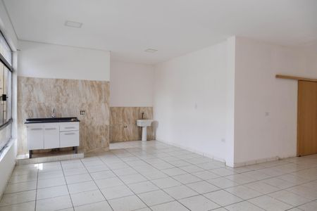 Cozinha e Área de Serviço - Casa 1 de casa para alugar com 2 quartos, 200m² em Vila das Palmeiras, Guarulhos