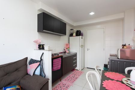 Sala / Cozinha de apartamento à venda com 2 quartos, 33m² em Vila Carmosina, São Paulo