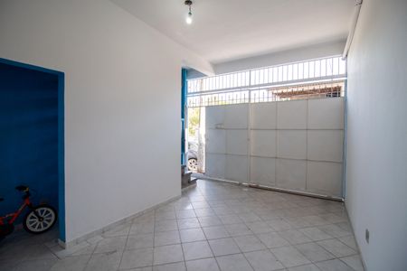 Garagem de casa para alugar com 2 quartos, 100m² em Jardim das Vertentes, São Paulo