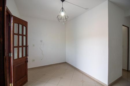 Sala de casa para alugar com 2 quartos, 100m² em Jardim das Vertentes, São Paulo