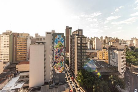 Vista Sala/Cozinha de apartamento para alugar com 1 quarto, 40m² em República, São Paulo