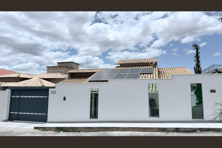 Fachada de casa à venda com 3 quartos, 600m² em Várzea, Lagoa Santa