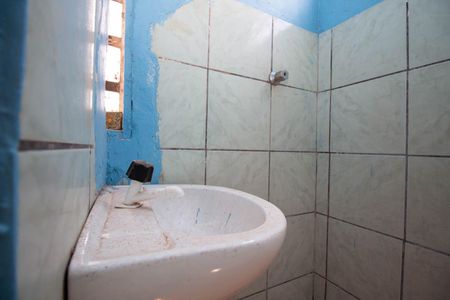 Banheiro de kitnet/studio para alugar com 1 quarto, 30m² em Setor Habitacional Vicente Pires, Brasília